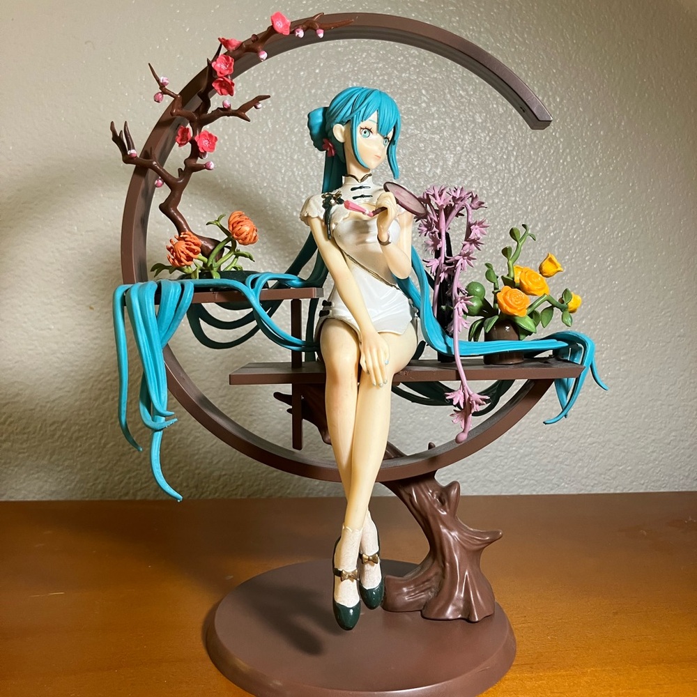 Hatsune miku figure anime